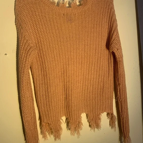 Light pink sweater // Size small - Picture 2 of 5